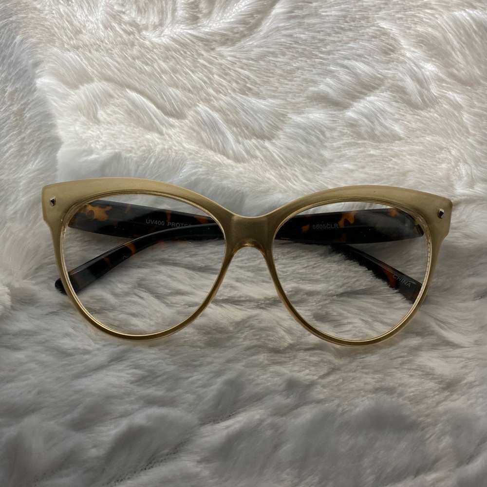 Oversized Cat Eye Glasses